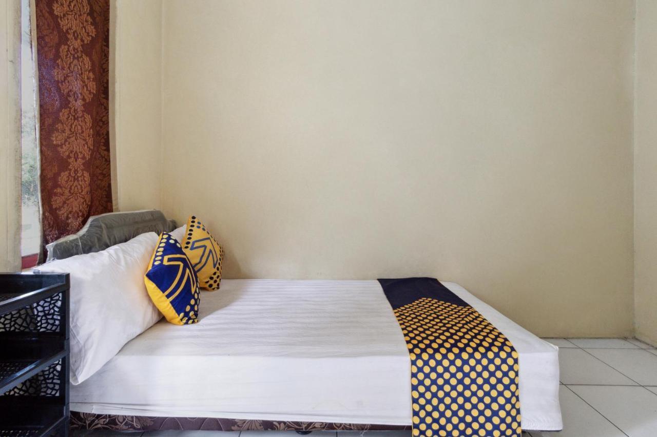 Spot On 92832 Al Mahira Syariah Hotel Majalengka Luaran gambar