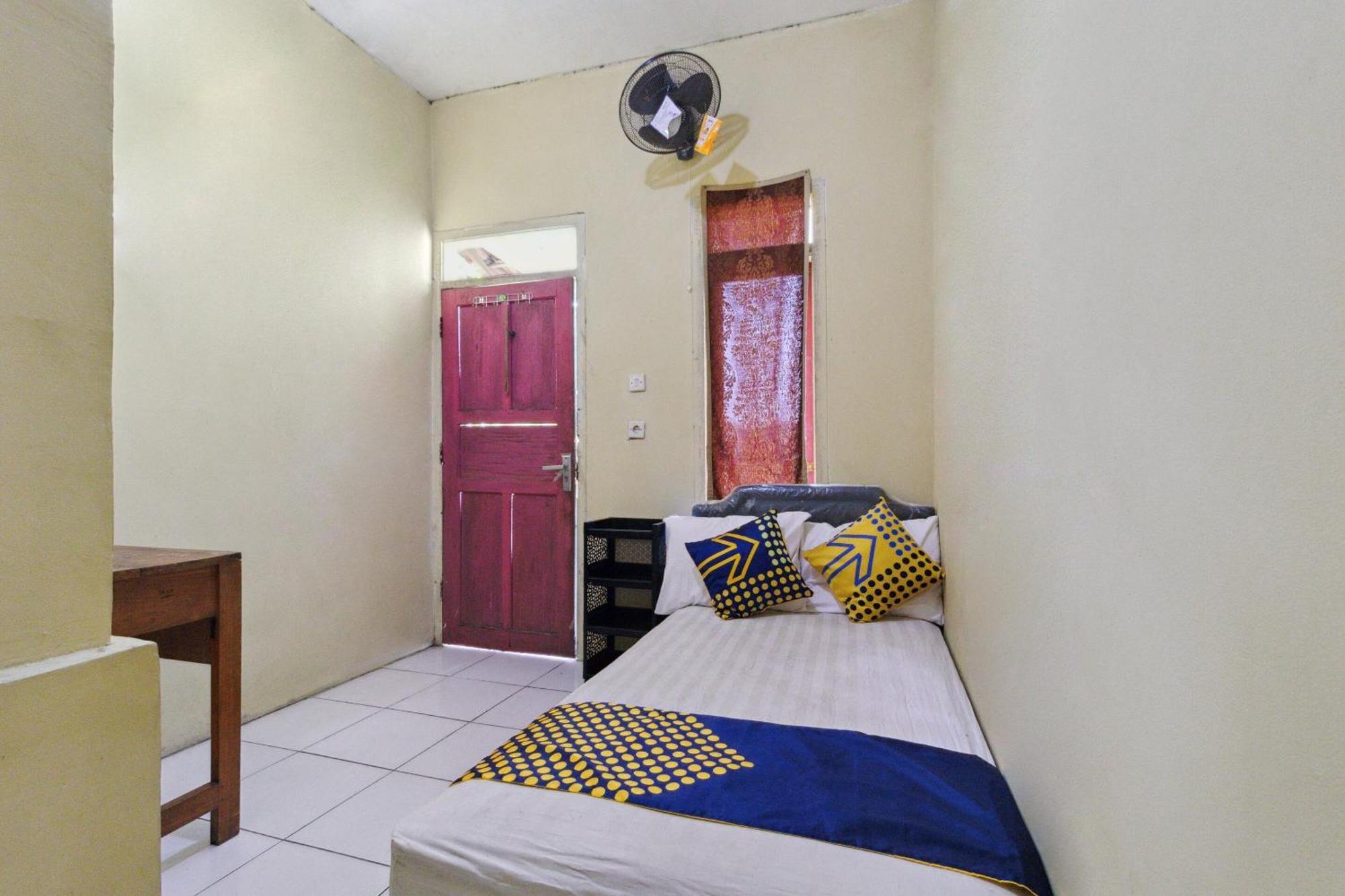Spot On 92832 Al Mahira Syariah Hotel Majalengka Luaran gambar