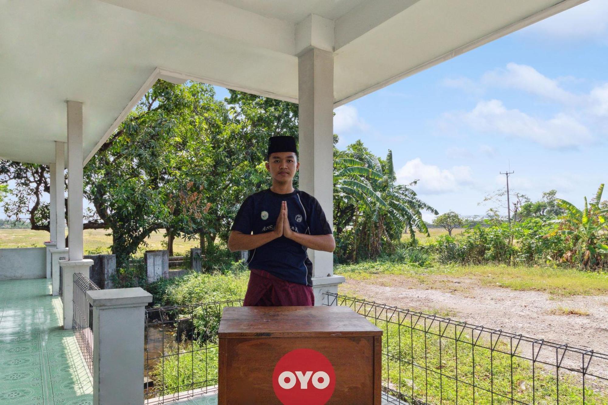 Spot On 92832 Al Mahira Syariah Hotel Majalengka Luaran gambar